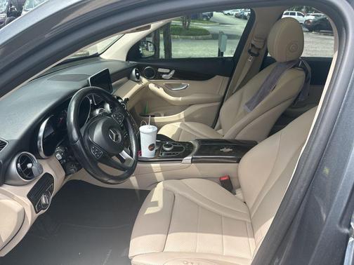 2018 Mercedes-Benz GLC 300 Base 4MATIC