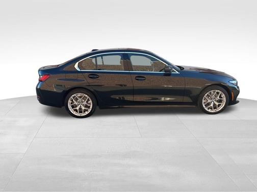 2025 BMW 330 i xDrive
