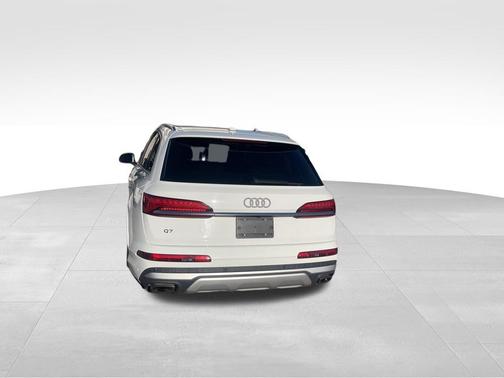 2025 Audi Q7 55 Premium