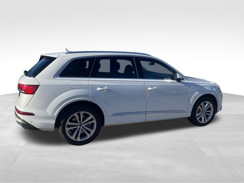 2025 Audi Q7 55 Premium