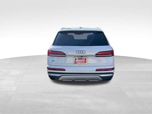 2025 Audi Q7 55 Premium