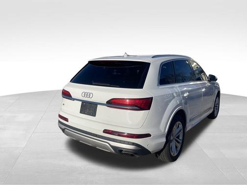 2025 Audi Q7 55 Premium
