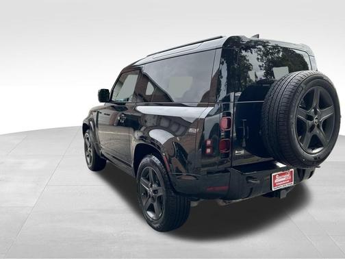 2024 Land Rover Defender P400 X-Dynamic SE