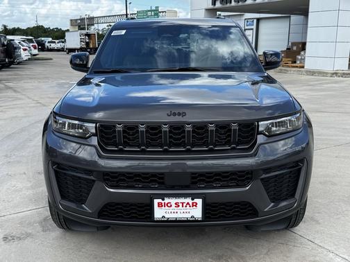 Baltic Gray Metallic Clearcoat 2026 Jeep Grand Cherokee Altitude