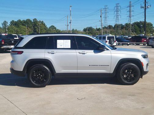 2024 Jeep Grand Cherokee Altitude