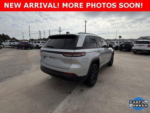 2024 Jeep Grand Cherokee Altitude