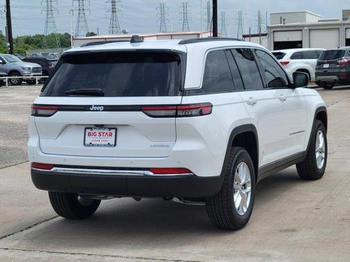 2025 Jeep Grand Cherokee Laredo