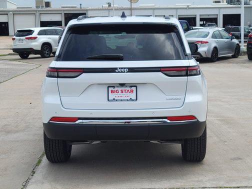 2025 Jeep Grand Cherokee Laredo