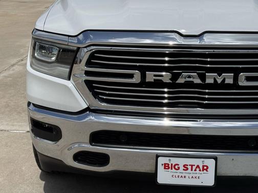 Bright White Clearcoat 2024 RAM 1500 Laramie
