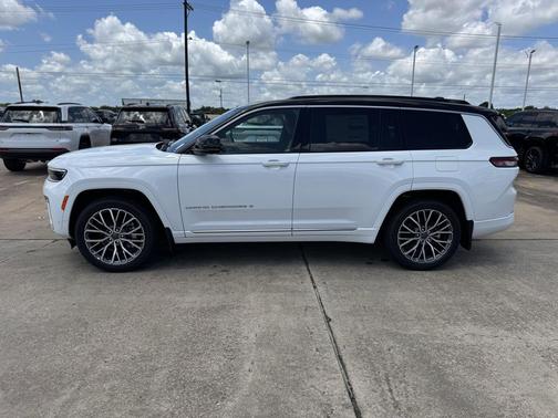 Bright White Clearcoat 2026 Jeep Grand Cherokee L Summit