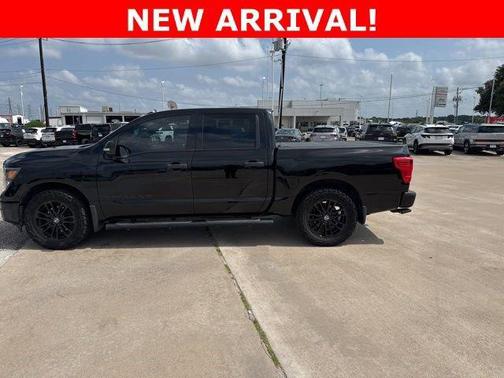 Magnetic Black 2018 Nissan Titan SV