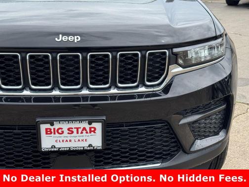 Diamond Black Crystal Pearlcoat 2026 Jeep Grand Cherokee Laredo