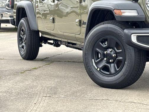 2026 Jeep Gladiator Sport