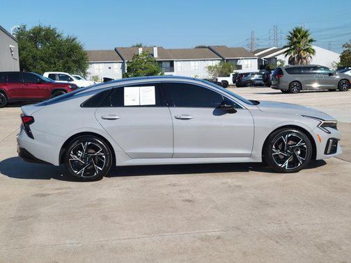 2025 Kia K5 GT-Line