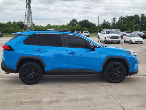 2020 Toyota RAV4 LE
