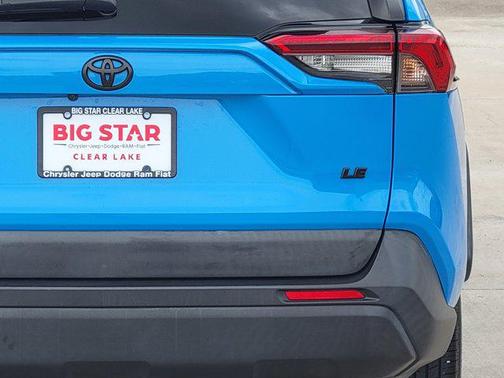 2020 Toyota RAV4 LE