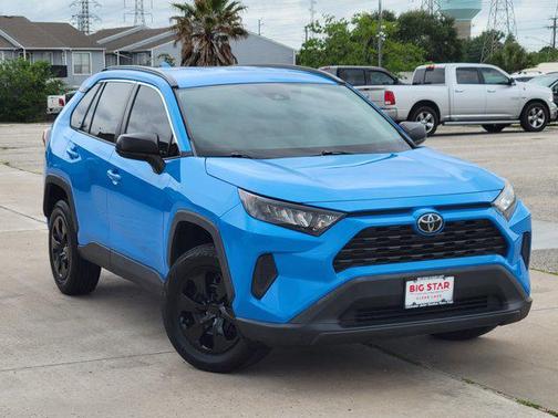 2020 Toyota RAV4 LE
