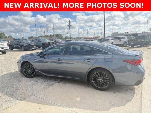 2019 Toyota Avalon Hybrid XSE