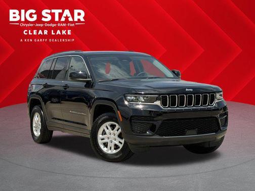 Diamond Black Crystal Pearlcoat 2023 Jeep Grand Cherokee Laredo