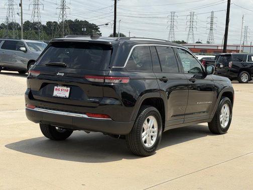 Diamond Black Crystal Pearlcoat 2023 Jeep Grand Cherokee Laredo