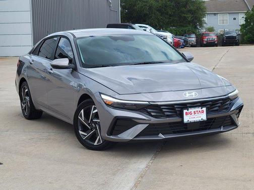 2025 Hyundai ELANTRA Limited
