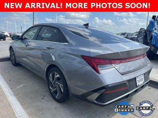 2025 Hyundai ELANTRA Limited