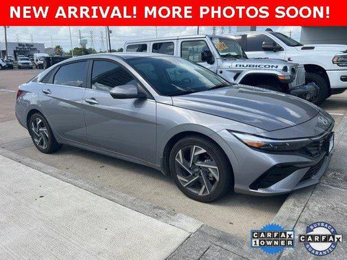2025 Hyundai ELANTRA Limited