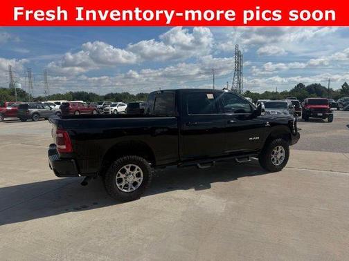 Diamond Black Crystal Pearlcoat 2023 RAM 2500 Laramie