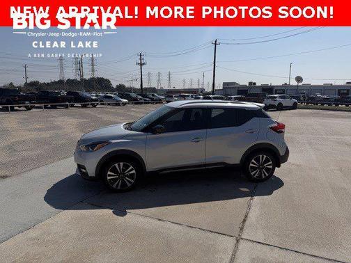 2020 Nissan Kicks SR
