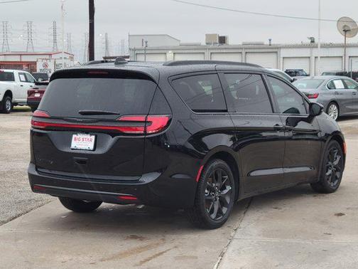 2026 Chrysler Pacifica L