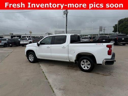 Summit White 2025 Chevrolet Silverado 1500 LT