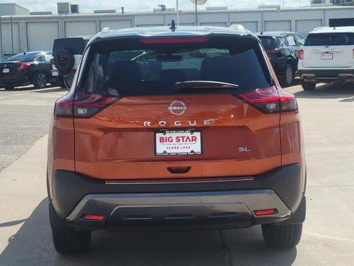 2022 Nissan Rogue SL