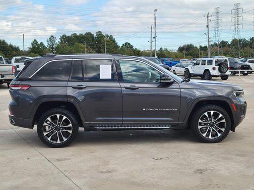 2022 Jeep Grand Cherokee Overland