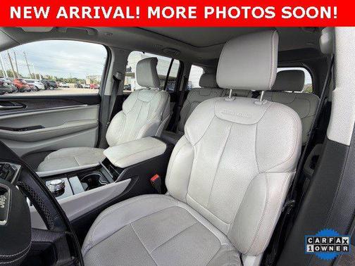 2022 Jeep Grand Cherokee Overland