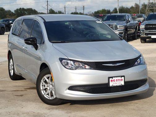 2026 Chrysler Voyager LX