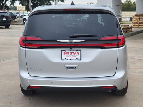 2026 Chrysler Pacifica L