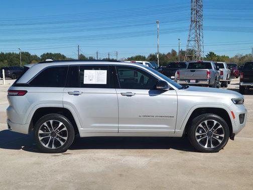 2022 Jeep Grand Cherokee Overland