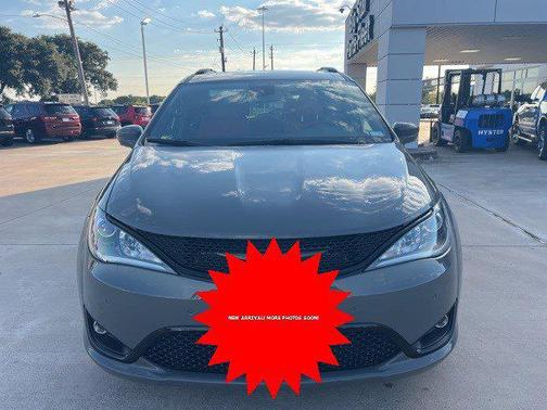 2020 Chrysler Pacifica Hybrid Red S