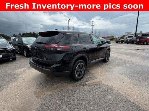 Super Black 2024 Nissan Rogue SV