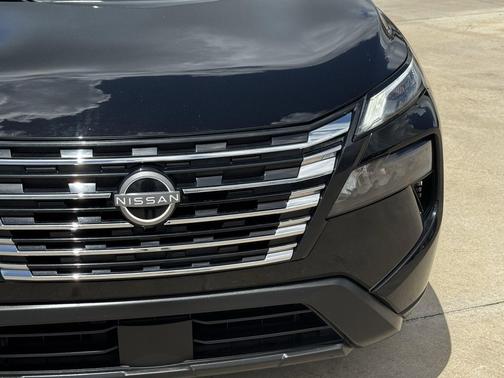 Super Black 2024 Nissan Rogue SV
