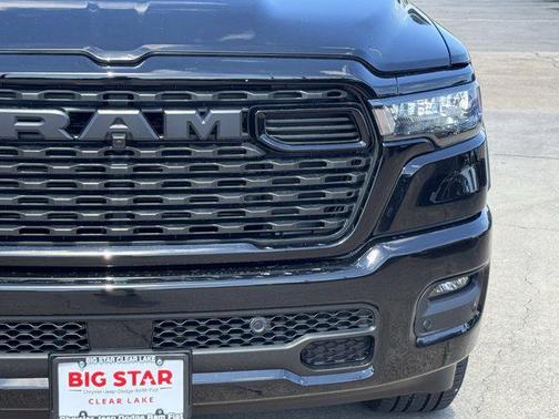 Diamond Black Crystal Pearlcoat 2026 RAM 1500 Lone Star