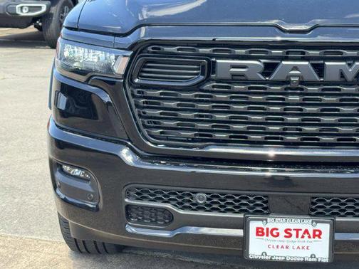 Diamond Black Crystal Pearlcoat 2026 RAM 1500 Lone Star