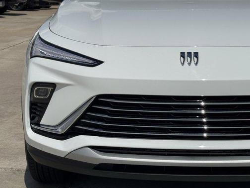 Summit White 2025 Buick Envista Preferred