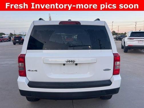 Bright White 2011 Jeep Patriot Latitude X