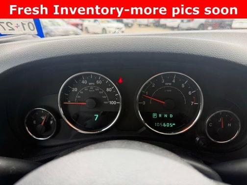 Bright White Clearcoat 2017 Jeep Wrangler Unlimited Sport