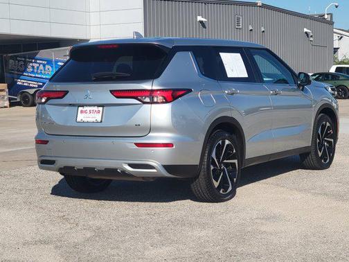 2024 Mitsubishi Outlander SE