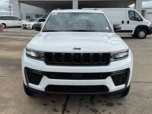 Bright White Clearcoat 2026 Jeep Grand Cherokee 85th Anniversary Edition
