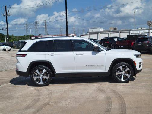 2022 Jeep Grand Cherokee 4xe Base