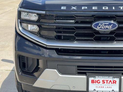 Black Metallic 2025 Ford Expedition Max Platinum