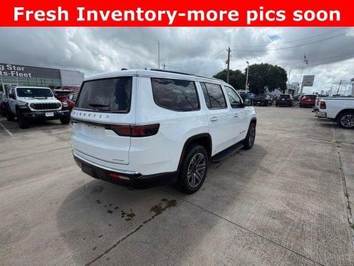 Bright White Clearcoat 2024 Jeep Wagoneer Series II